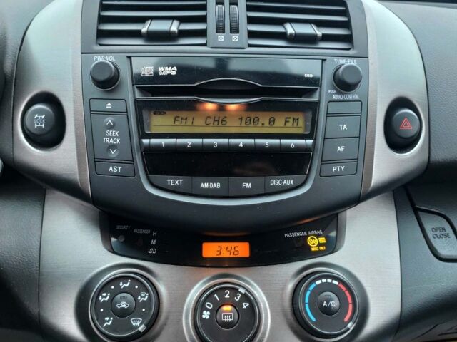 Серый Тойота РАВ 4, объемом двигателя 2.2 л и пробегом 168 тыс. км за 14100 $, фото 12 на Automoto.ua