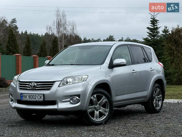 Серый Тойота РАВ 4, объемом двигателя 2.2 л и пробегом 279 тыс. км за 12600 $, фото 2 на Automoto.ua