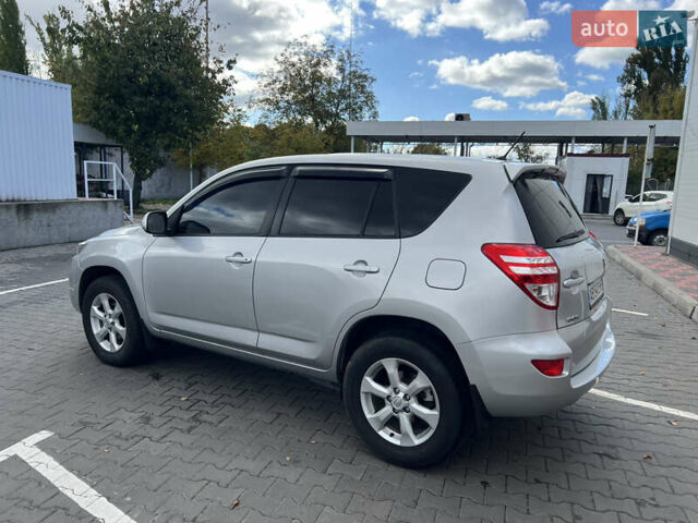 Серый Тойота РАВ 4, объемом двигателя 2.2 л и пробегом 291 тыс. км за 10699 $, фото 5 на Automoto.ua
