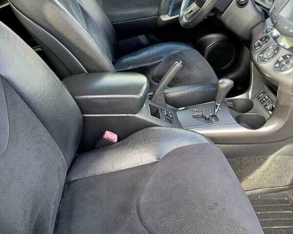 Серый Тойота РАВ 4, объемом двигателя 2.2 л и пробегом 258 тыс. км за 11700 $, фото 18 на Automoto.ua