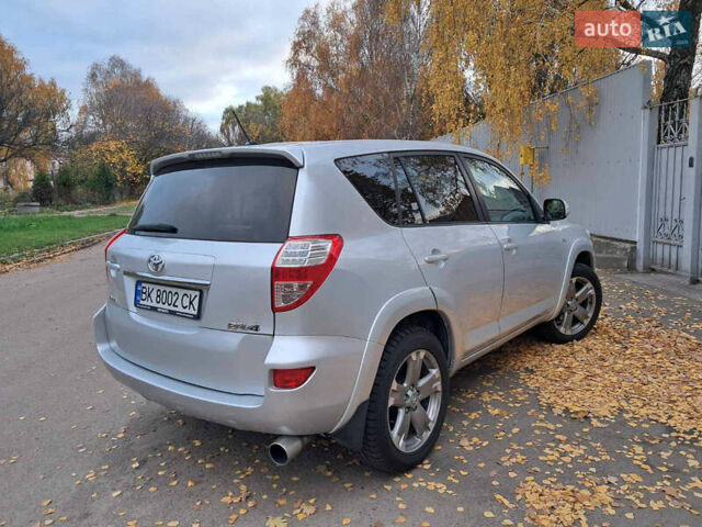 Серый Тойота РАВ 4, объемом двигателя 2.23 л и пробегом 277 тыс. км за 12800 $, фото 2 на Automoto.ua