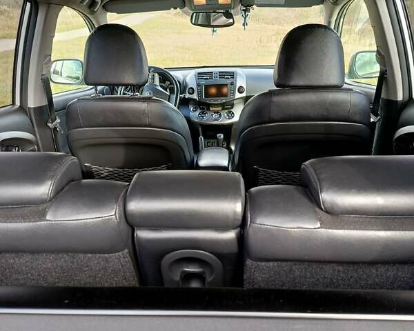 Серый Тойота РАВ 4, объемом двигателя 2.2 л и пробегом 258 тыс. км за 11700 $, фото 12 на Automoto.ua