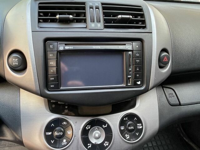 Сірий Тойота РАВ 4, об'ємом двигуна 2.2 л та пробігом 238 тис. км за 9900 $, фото 13 на Automoto.ua