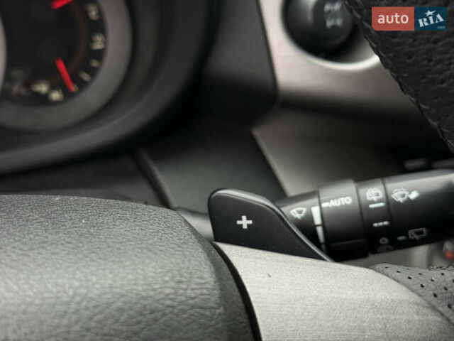 Серый Тойота РАВ 4, объемом двигателя 2.2 л и пробегом 279 тыс. км за 12600 $, фото 30 на Automoto.ua