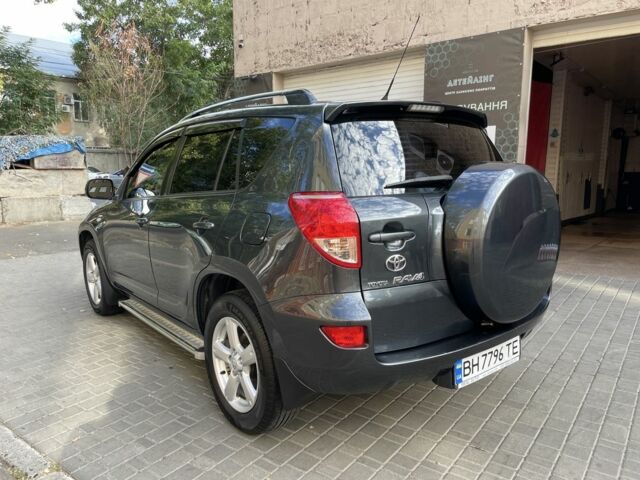Сірий Тойота РАВ 4, об'ємом двигуна 2.2 л та пробігом 238 тис. км за 9900 $, фото 5 на Automoto.ua