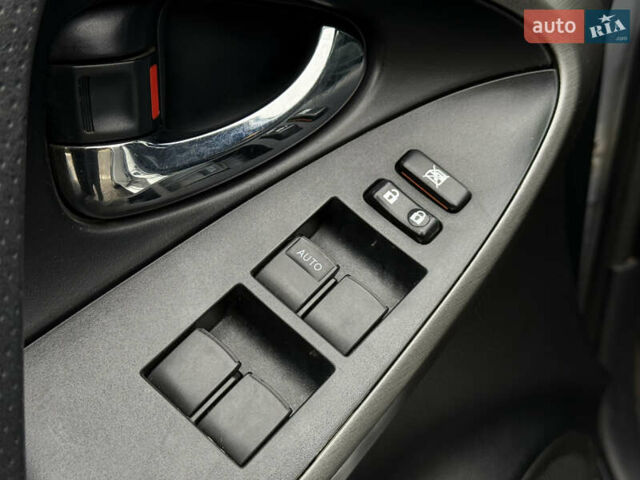 Серый Тойота РАВ 4, объемом двигателя 2.2 л и пробегом 279 тыс. км за 12600 $, фото 19 на Automoto.ua