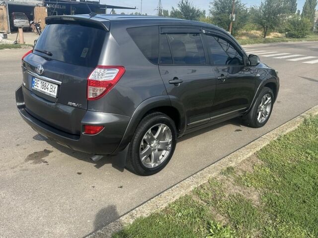 Сірий Тойота РАВ 4, об'ємом двигуна 2.2 л та пробігом 305 тис. км за 12000 $, фото 1 на Automoto.ua