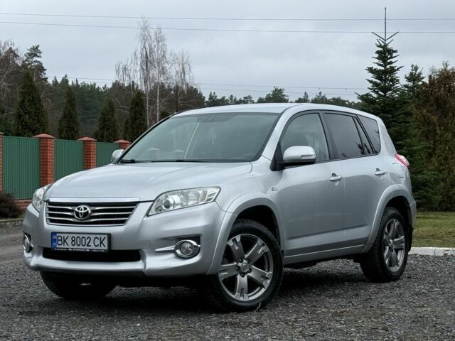 Серый Тойота РАВ 4, объемом двигателя 2.2 л и пробегом 279 тыс. км за 12600 $, фото 2 на Automoto.ua