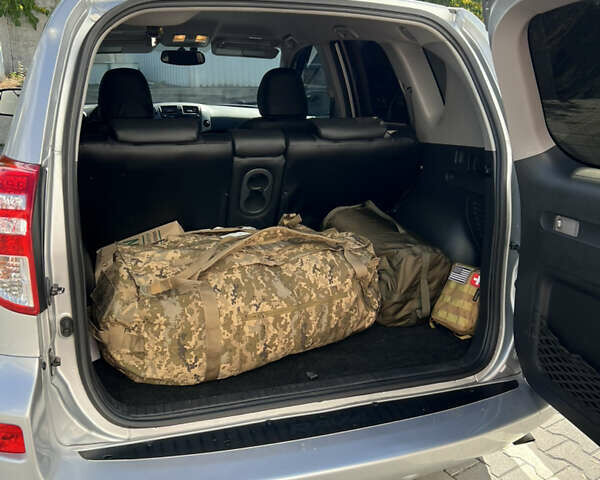 Серый Тойота РАВ 4, объемом двигателя 2.2 л и пробегом 291 тыс. км за 10699 $, фото 23 на Automoto.ua