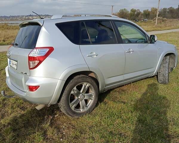 Серый Тойота РАВ 4, объемом двигателя 2.2 л и пробегом 258 тыс. км за 11700 $, фото 1 на Automoto.ua