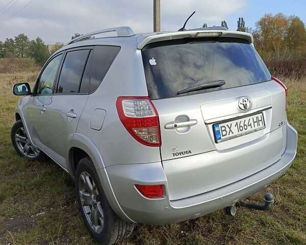 Серый Тойота РАВ 4, объемом двигателя 2.2 л и пробегом 258 тыс. км за 11700 $, фото 10 на Automoto.ua