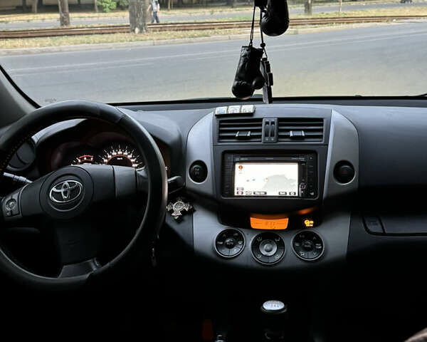 Серый Тойота РАВ 4, объемом двигателя 2.23 л и пробегом 217 тыс. км за 10900 $, фото 11 на Automoto.ua