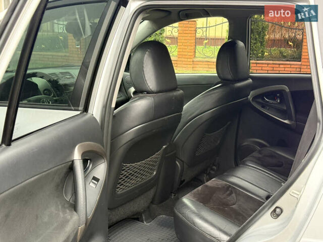 Серый Тойота РАВ 4, объемом двигателя 2.2 л и пробегом 279 тыс. км за 12600 $, фото 16 на Automoto.ua