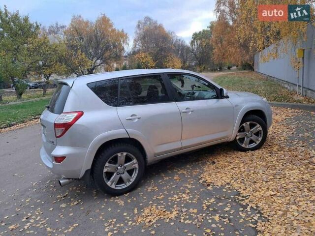 Серый Тойота РАВ 4, объемом двигателя 2.2 л и пробегом 277 тыс. км за 12000 $, фото 9 на Automoto.ua