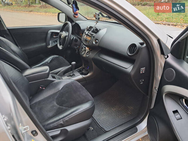 Серый Тойота РАВ 4, объемом двигателя 2.23 л и пробегом 277 тыс. км за 12800 $, фото 15 на Automoto.ua