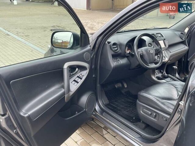 Серый Тойота РАВ 4, объемом двигателя 2.2 л и пробегом 288 тыс. км за 13200 $, фото 20 на Automoto.ua