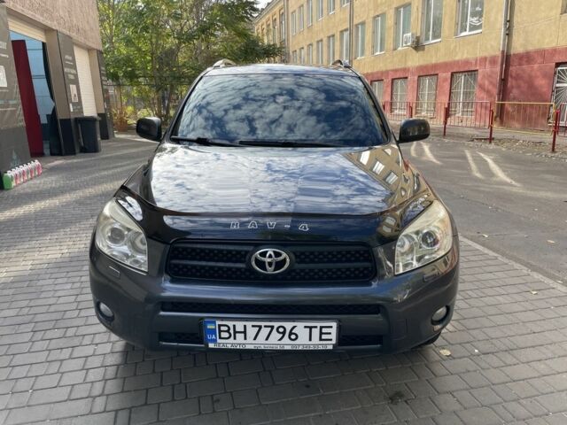 Сірий Тойота РАВ 4, об'ємом двигуна 2.2 л та пробігом 238 тис. км за 9900 $, фото 3 на Automoto.ua