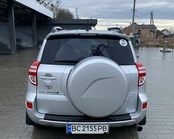 Серый Тойота РАВ 4, объемом двигателя 2 л и пробегом 211 тыс. км за 11000 $, фото 3 на Automoto.ua