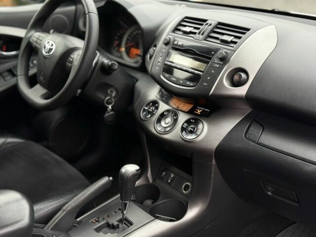 Серый Тойота РАВ 4, объемом двигателя 2.2 л и пробегом 279 тыс. км за 12600 $, фото 16 на Automoto.ua