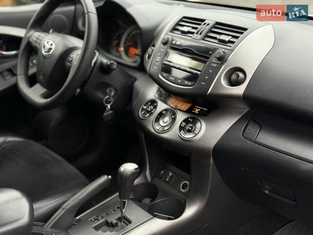 Серый Тойота РАВ 4, объемом двигателя 2.2 л и пробегом 279 тыс. км за 12600 $, фото 28 на Automoto.ua