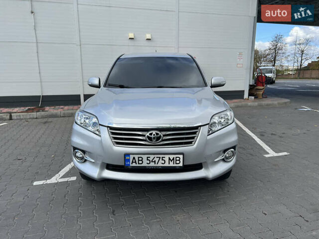 Серый Тойота РАВ 4, объемом двигателя 2.2 л и пробегом 291 тыс. км за 10699 $, фото 1 на Automoto.ua