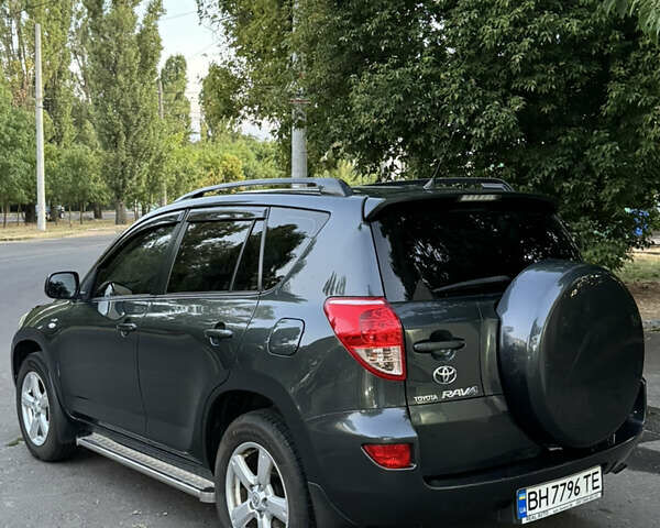 Серый Тойота РАВ 4, объемом двигателя 2.23 л и пробегом 217 тыс. км за 10900 $, фото 3 на Automoto.ua
