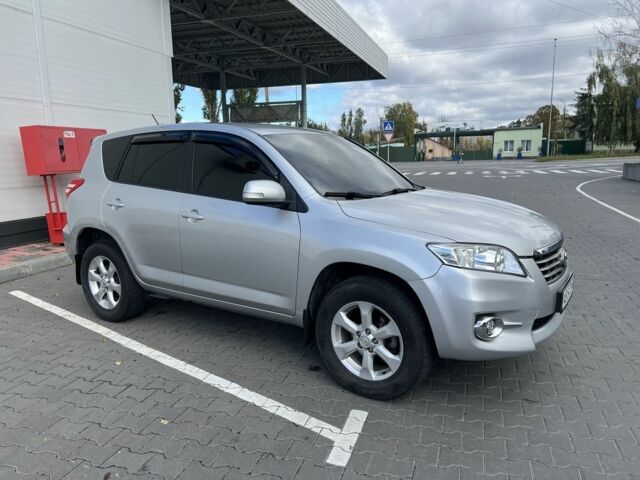 Сірий Тойота РАВ 4, об'ємом двигуна 2.2 л та пробігом 290 тис. км за 9999 $, фото 4 на Automoto.ua