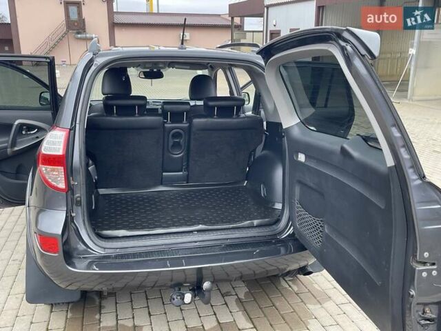 Серый Тойота РАВ 4, объемом двигателя 2.2 л и пробегом 288 тыс. км за 13200 $, фото 28 на Automoto.ua