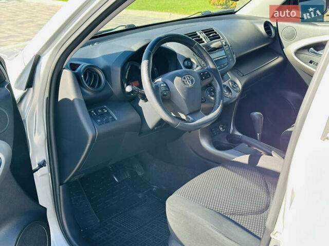 Сірий Тойота РАВ 4, об'ємом двигуна 2 л та пробігом 139 тис. км за 11500 $, фото 15 на Automoto.ua