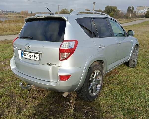 Серый Тойота РАВ 4, объемом двигателя 2.2 л и пробегом 258 тыс. км за 11700 $, фото 3 на Automoto.ua