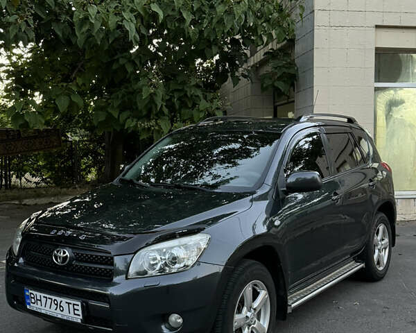 Серый Тойота РАВ 4, объемом двигателя 2.23 л и пробегом 217 тыс. км за 10900 $, фото 2 на Automoto.ua