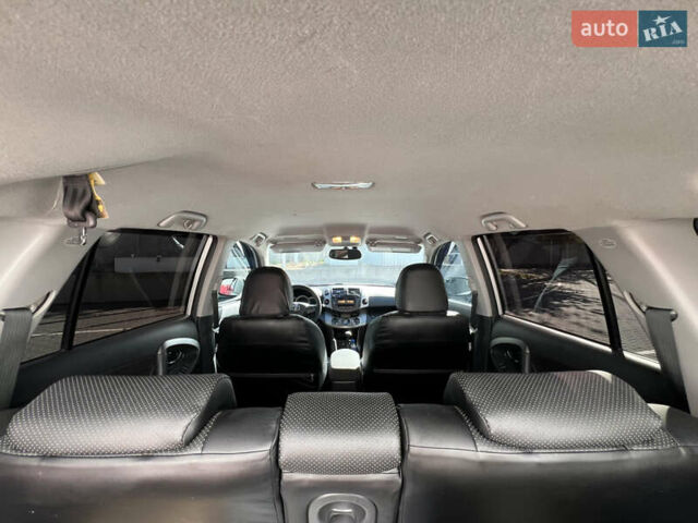 Серый Тойота РАВ 4, объемом двигателя 2.2 л и пробегом 291 тыс. км за 10699 $, фото 24 на Automoto.ua