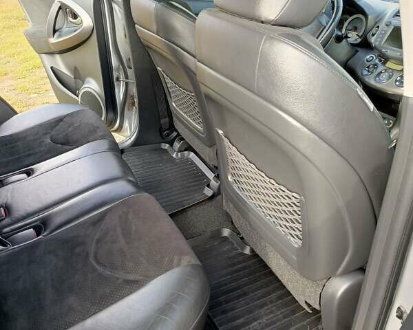 Серый Тойота РАВ 4, объемом двигателя 2.2 л и пробегом 258 тыс. км за 11700 $, фото 19 на Automoto.ua