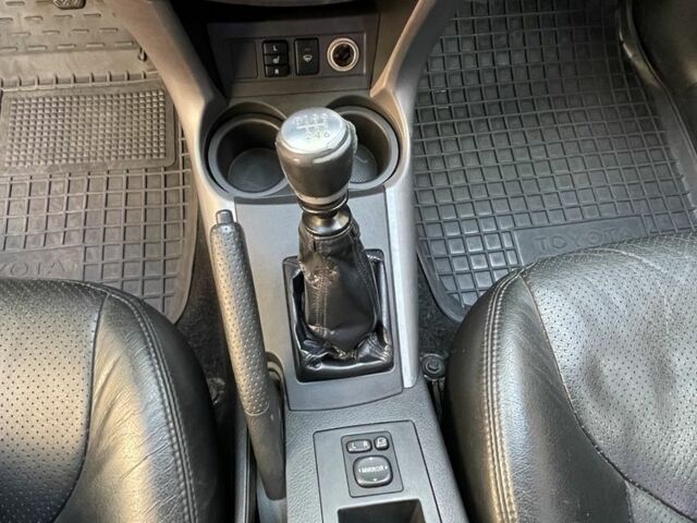 Сірий Тойота РАВ 4, об'ємом двигуна 2.2 л та пробігом 238 тис. км за 9900 $, фото 14 на Automoto.ua