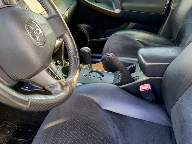 Серый Тойота РАВ 4, объемом двигателя 2.2 л и пробегом 258 тыс. км за 11800 $, фото 6 на Automoto.ua