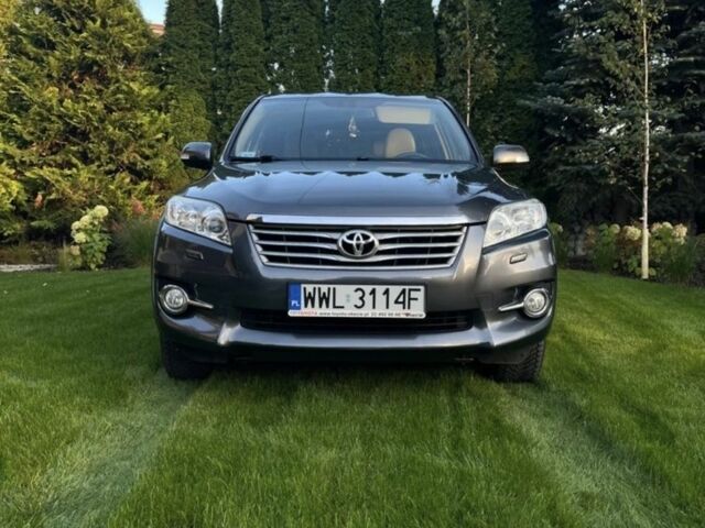 Серый Тойота РАВ 4, объемом двигателя 0 л и пробегом 198 тыс. км за 5500 $, фото 1 на Automoto.ua