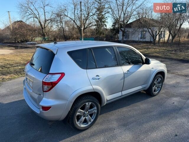Сірий Тойота РАВ 4, об'ємом двигуна 2.23 л та пробігом 190 тис. км за 14300 $, фото 4 на Automoto.ua