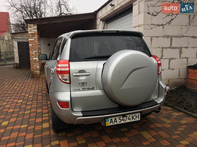 Сірий Тойота РАВ 4, об'ємом двигуна 2 л та пробігом 101 тис. км за 8500 $, фото 34 на Automoto.ua