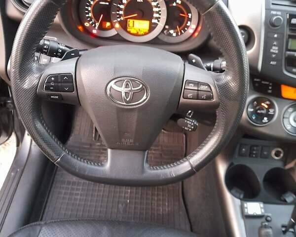 Сірий Тойота РАВ 4, об'ємом двигуна 2.23 л та пробігом 268 тис. км за 13700 $, фото 10 на Automoto.ua