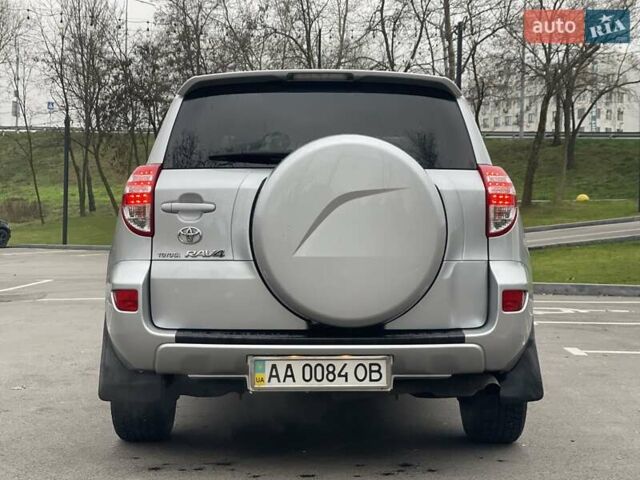 Сірий Тойота РАВ 4, об'ємом двигуна 2 л та пробігом 232 тис. км за 12900 $, фото 5 на Automoto.ua