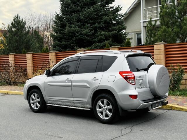 Серый Тойота РАВ 4, объемом двигателя 2 л и пробегом 143 тыс. км за 12800 $, фото 5 на Automoto.ua