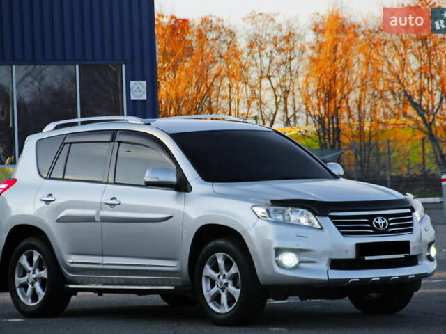 Серый Тойота РАВ 4, объемом двигателя 2 л и пробегом 142 тыс. км за 13200 $, фото 2 на Automoto.ua