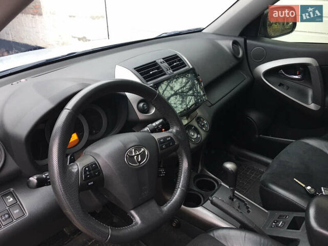 Сірий Тойота РАВ 4, об'ємом двигуна 2 л та пробігом 101 тис. км за 8500 $, фото 3 на Automoto.ua