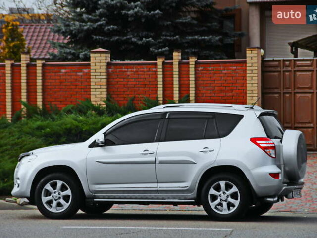 Сірий Тойота РАВ 4, об'ємом двигуна 2 л та пробігом 141 тис. км за 12750 $, фото 5 на Automoto.ua