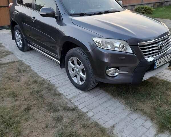 Сірий Тойота РАВ 4, об'ємом двигуна 2.23 л та пробігом 268 тис. км за 13700 $, фото 6 на Automoto.ua