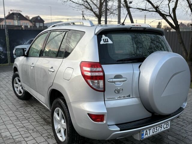 Сірий Тойота РАВ 4, об'ємом двигуна 2.2 л та пробігом 322 тис. км за 9300 $, фото 3 на Automoto.ua