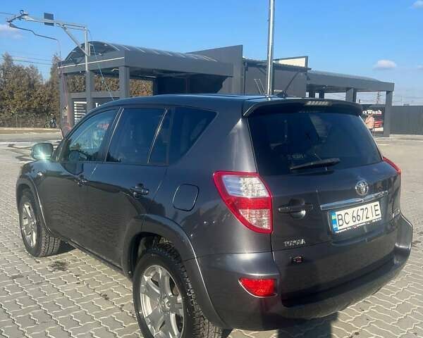 Серый Тойота РАВ 4, объемом двигателя 2.2 л и пробегом 308 тыс. км за 12499 $, фото 6 на Automoto.ua