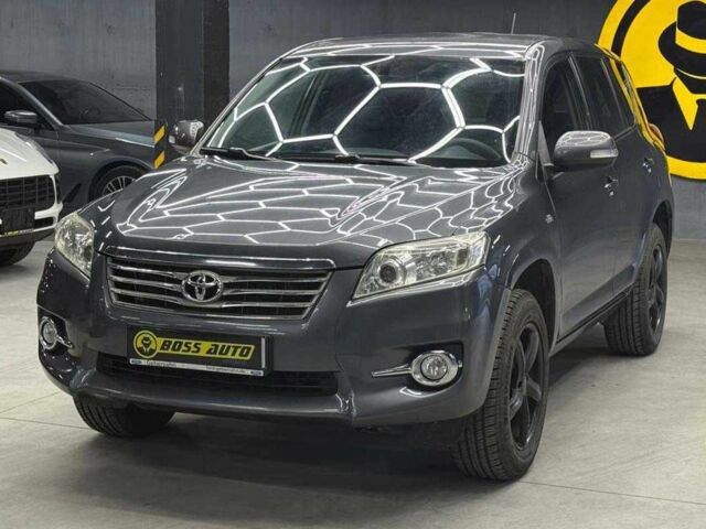 Сірий Тойота РАВ 4, об'ємом двигуна 2.2 л та пробігом 318 тис. км за 13800 $, фото 2 на Automoto.ua