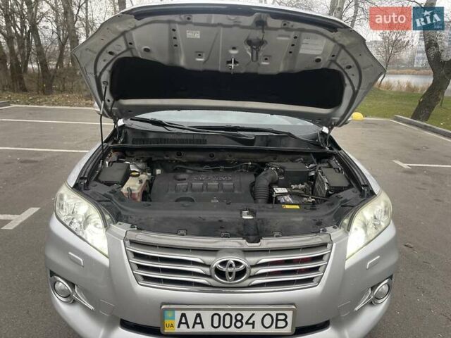 Сірий Тойота РАВ 4, об'ємом двигуна 2 л та пробігом 232 тис. км за 12900 $, фото 26 на Automoto.ua
