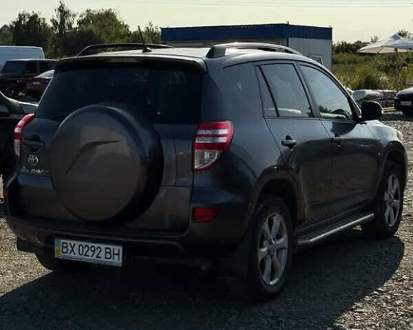 Серый Тойота РАВ 4, объемом двигателя 1.99 л и пробегом 130 тыс. км за 14700 $, фото 3 на Automoto.ua